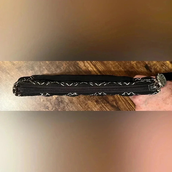 RETIRED: Vera Bradley | ladies wristlet handbag. - Picture 8 of 16